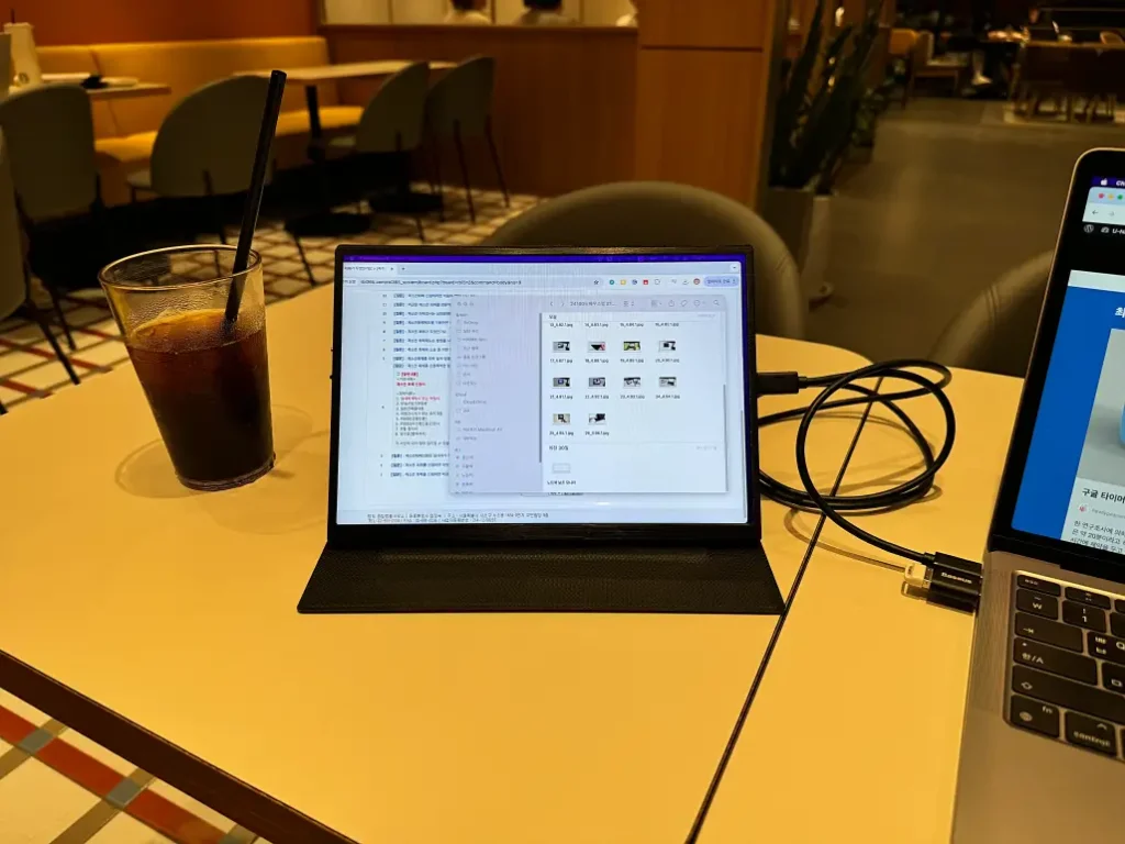 Zeuslap Z10T 노트북 보조모니터 카페에서 사용하기