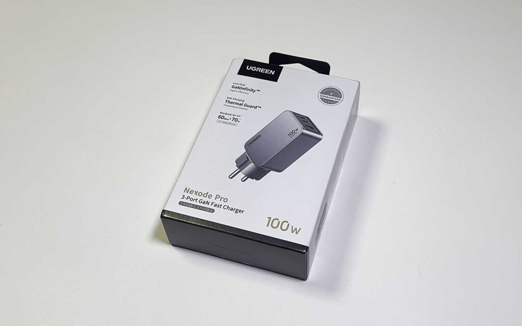 유그린 100W GaN 충전기 포장